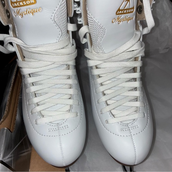 JACKSON Women's Shoes - Picture 7 of 8